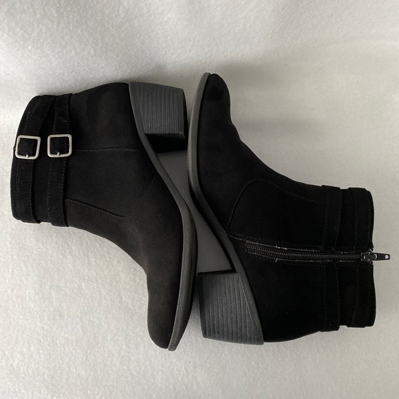 American Eagle by Payless Size 9 Black Bootie. - Picture 7 of 16